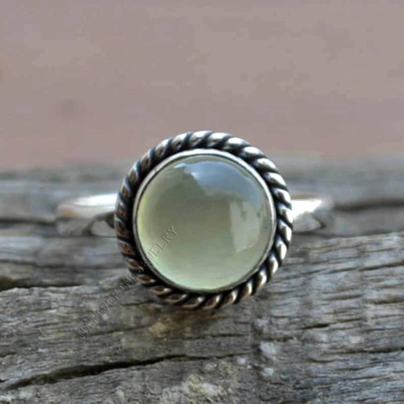 Prehnit Ring Sterlingsilber Runder Grüner Edelstein, Designer Hochzeitsschmuck von NativeFineJewelry