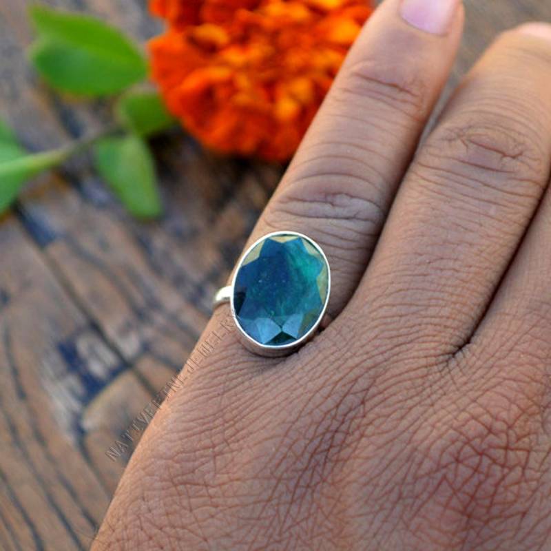 Natürlicher Smaragd Sterling Silber Ring Handgemachte Schmuck Lünette von NativeFineJewelry