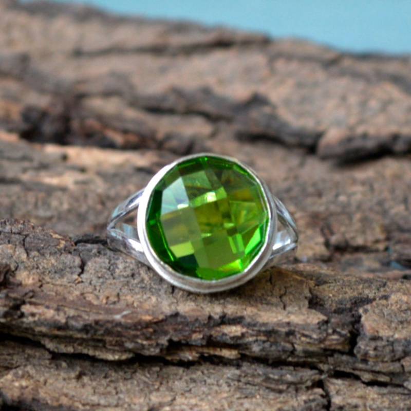 Peridot Quarz Ring Sterling Silber Lünette Set, August Geburtsstein von NativeFineJewelry