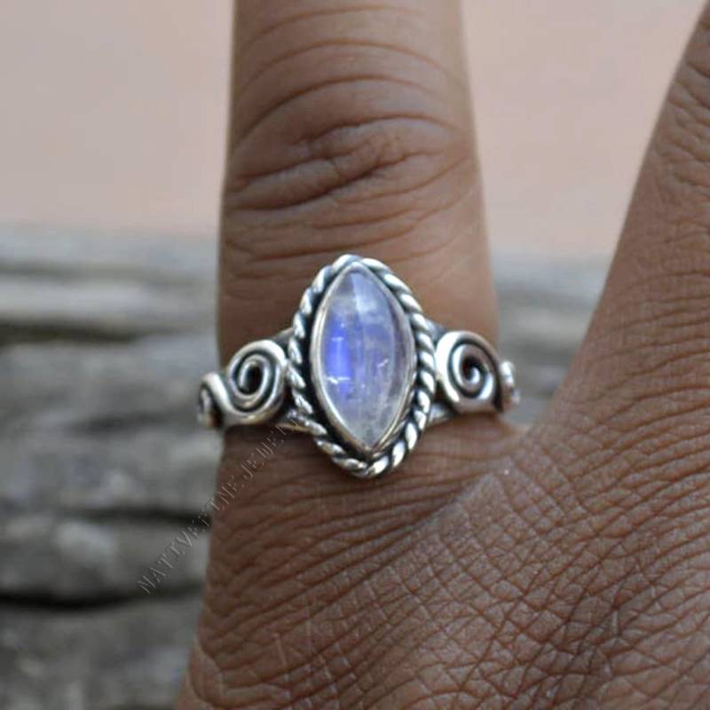 Marquise Regenbogen Mondstein Ring 925 Sterling Silber, Juni Geburtsstein von NativeFineJewelry