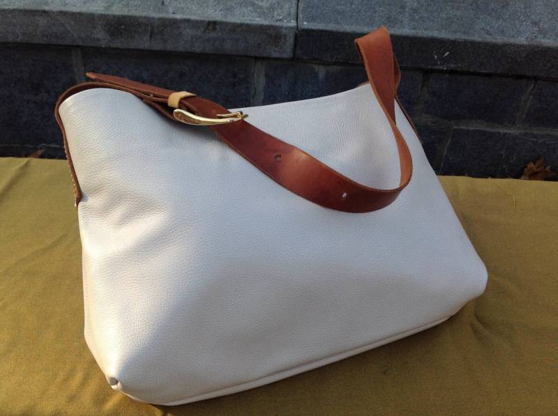 A. Poncé Entwickelt Steine Cow Hide Tragen-It-All, Eimer, Tote 3 Abschnitte Für Dateien, Bücher, Kosmetik, Wechsel Der Kleidung, in Zip Pouc von NativeHorizon