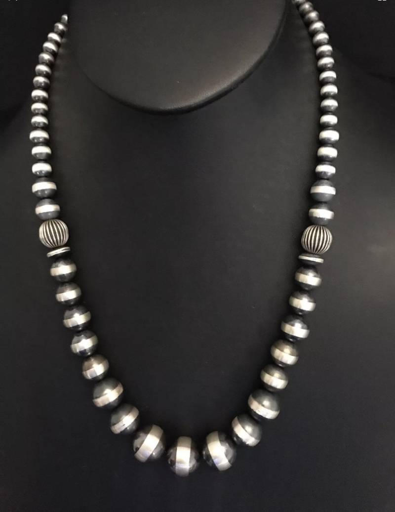 Abgestufte Sterlingsilber-Perlenhalskette 52cm von NativeTurquoiseT