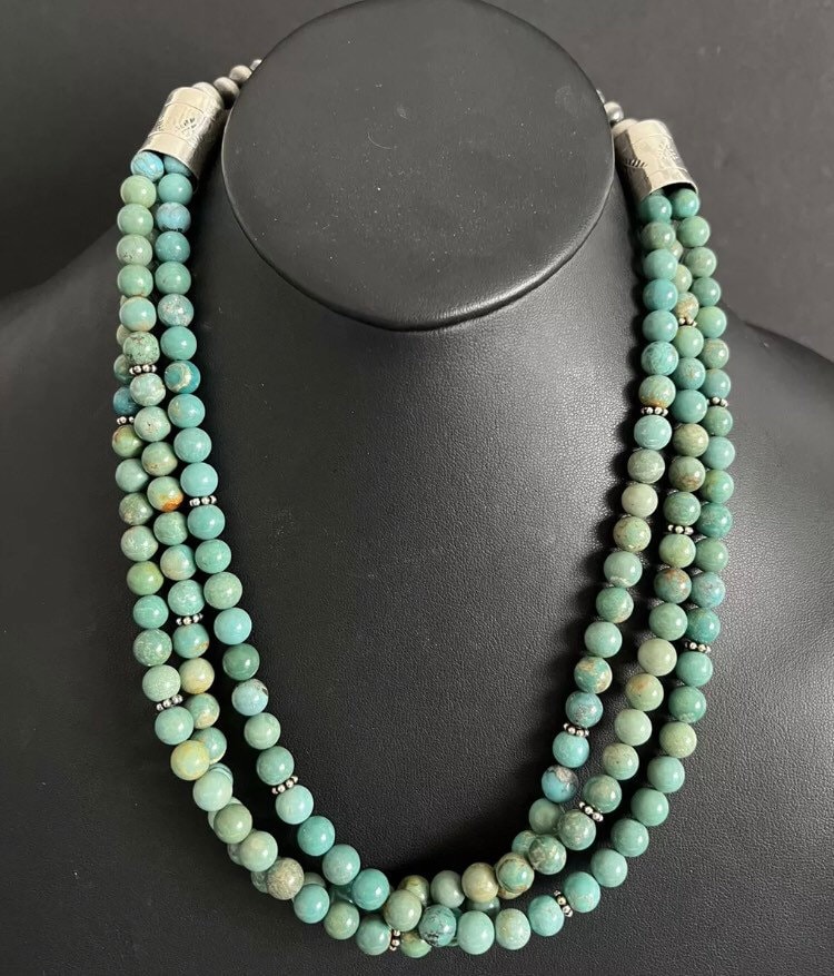 Sterling Silber Multi Strang Grün Türkis Perlenkette. 22 Zoll von NativeTurquoiseT