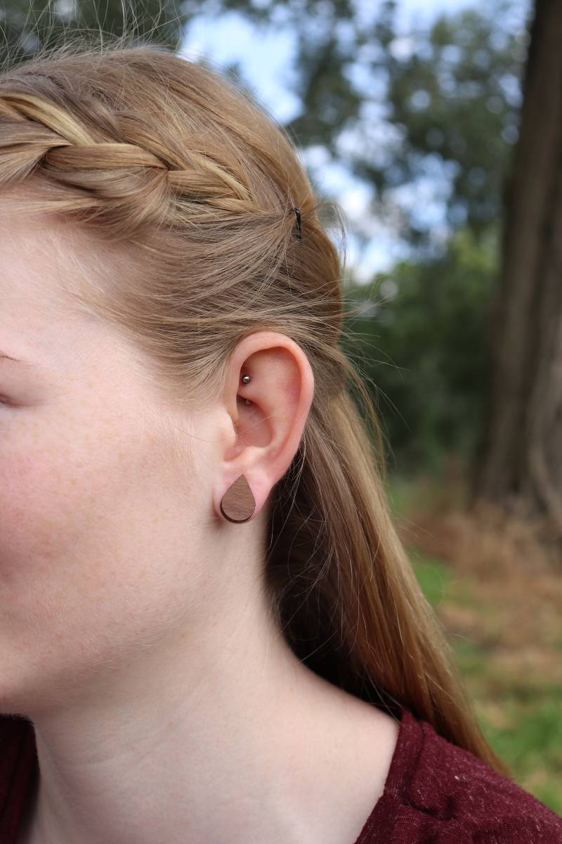 Holzohrringe Tropfen 925 Sterling Silber Ohrstecker Holzschmuck Echtholz Holz Ohrringe Natürlicher Ohrschmuck von NaturSchatulle