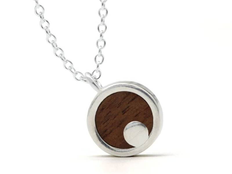 Moonshine Halskette Holz 925 Silber Kette Mit Anhänger Medaillon Holzanhänger Damen Kettenanhänger Amulett Holzschmuck Charms Geschenk von NaturSchatulle