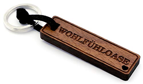 NaturSchatulle Schlüsselanhänger aus Holz mit Gravur Wohlfühloase Nussbaumholz mit Edelstahl Schlüsselring Band Schlüsselbund Geschenkidee von NaturSchatulle