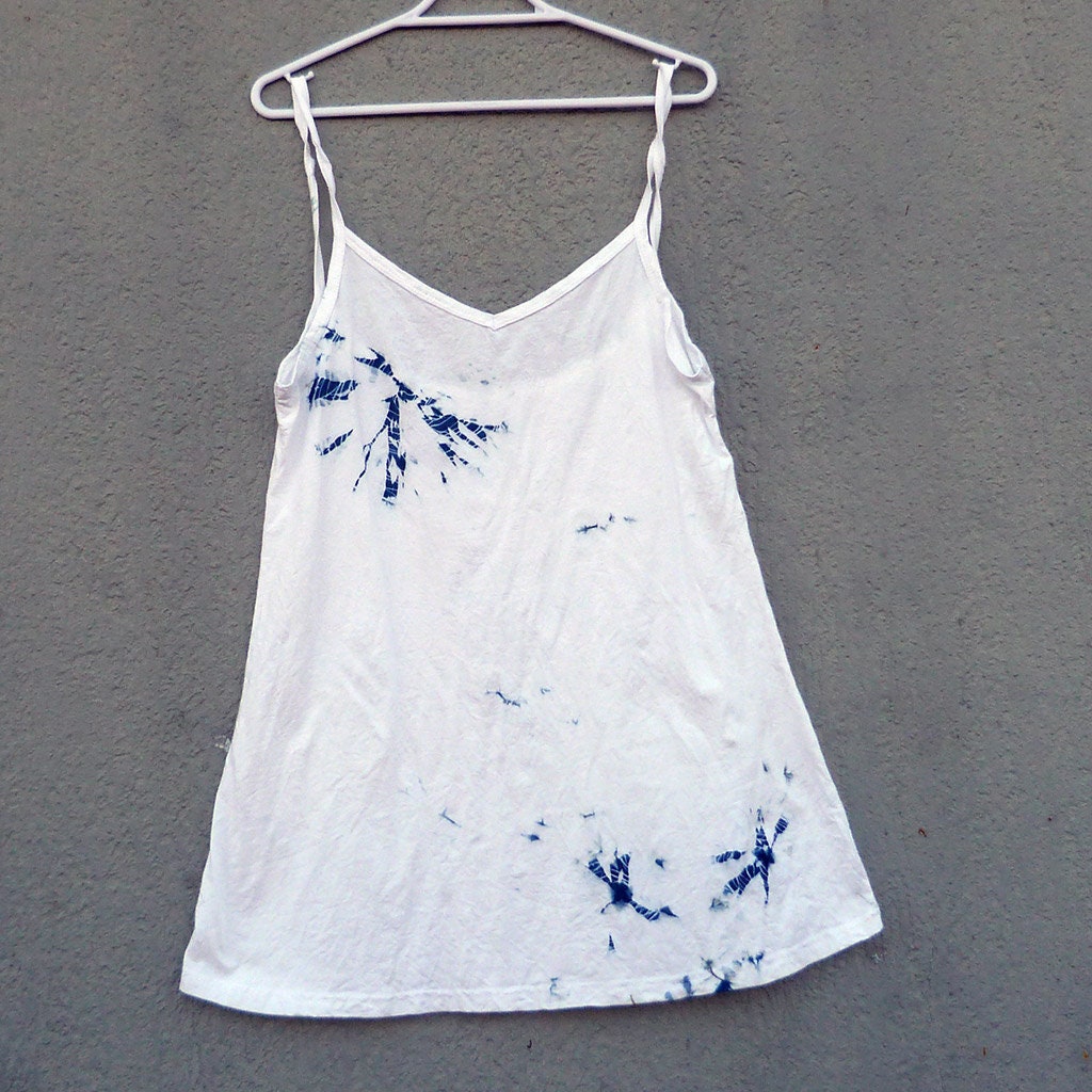 Natürliche Indigo Hand Gefärbt Shibori Tie Dye Kurze Kleid Größe M Bio-Baumwolle von NaturalDyesStudio