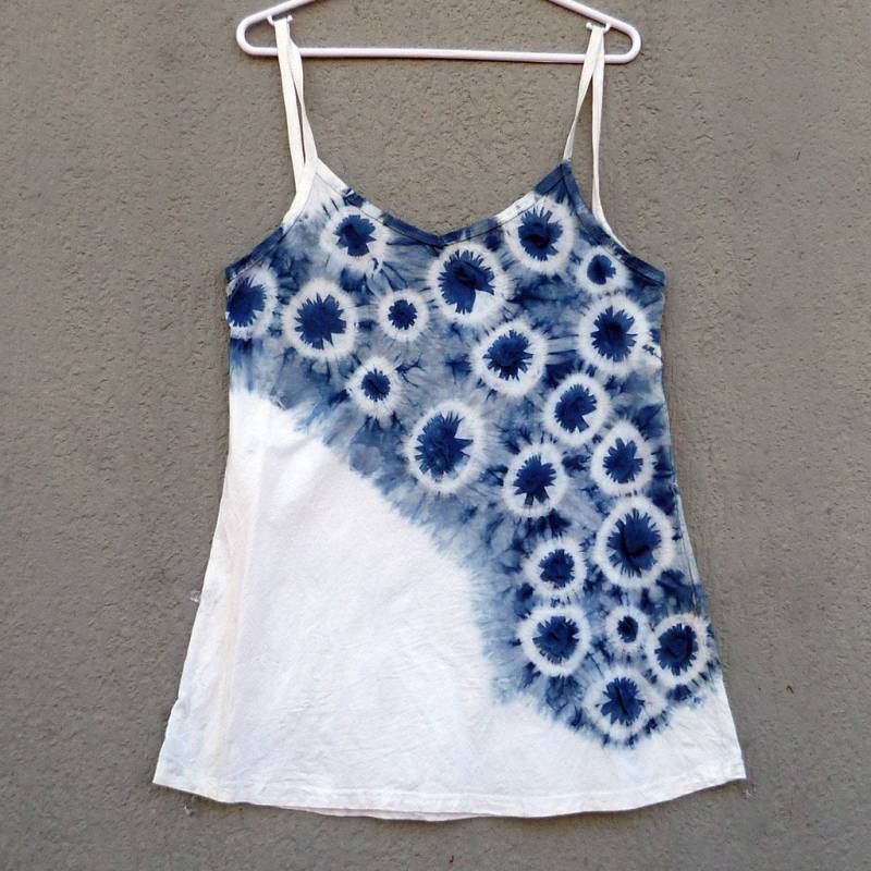 Natürliche Indigo Hand Gefärbt Shibori Tie Dye Kurze Kleid Größe M Bio-Baumwolle von NaturalDyesStudio