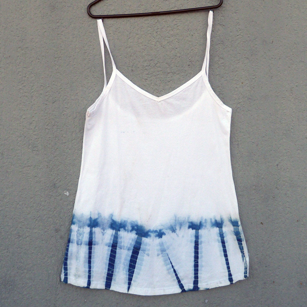 Natürliche Indigo Hand Gefärbt Shibori Tie Dye Kurze Kleid Größe M Bio-Baumwolle von NaturalDyesStudio