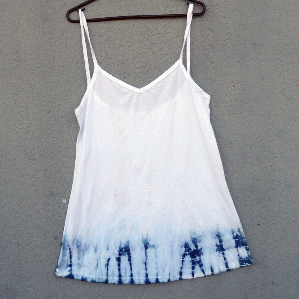 Natürliche Indigo Hand Gefärbt Shibori Tie Dye Kurze Kleid Größe M Bio-Baumwolle von NaturalDyesStudio