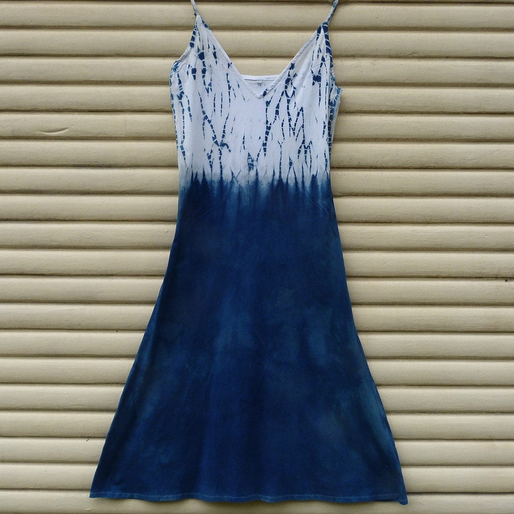 Natürliche Indigo Hand Gefärbt Shibori Tie Dye Lange Kleid Größe L Bio-Baumwolle von NaturalDyesStudio