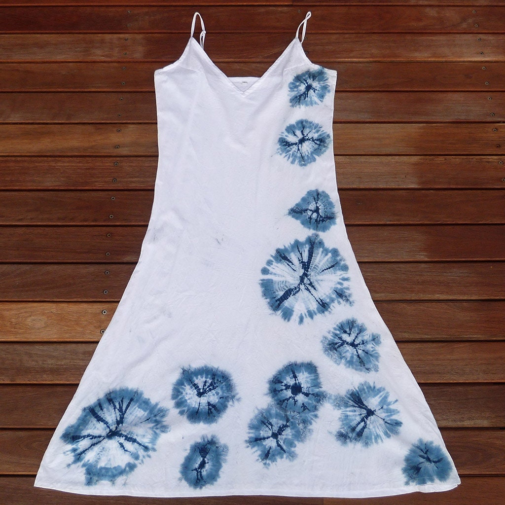 Natürliche Indigo Hand Gefärbt Shibori Tie Dye Lange Kleid Größe L Bio-Baumwolle von NaturalDyesStudio