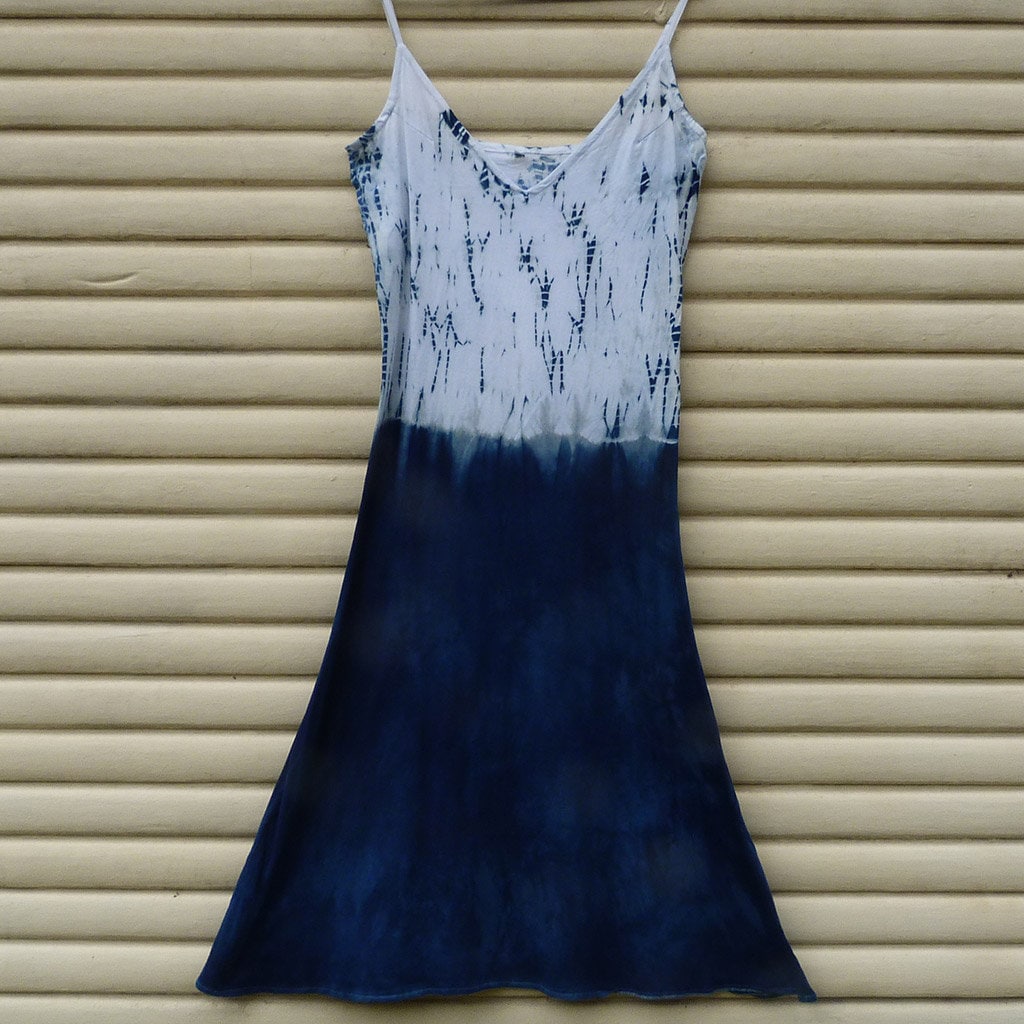 Natürliche Indigo Hand Gefärbt Shibori Tie Dye Lange Kleid Größe M Bio-Baumwolle von NaturalDyesStudio