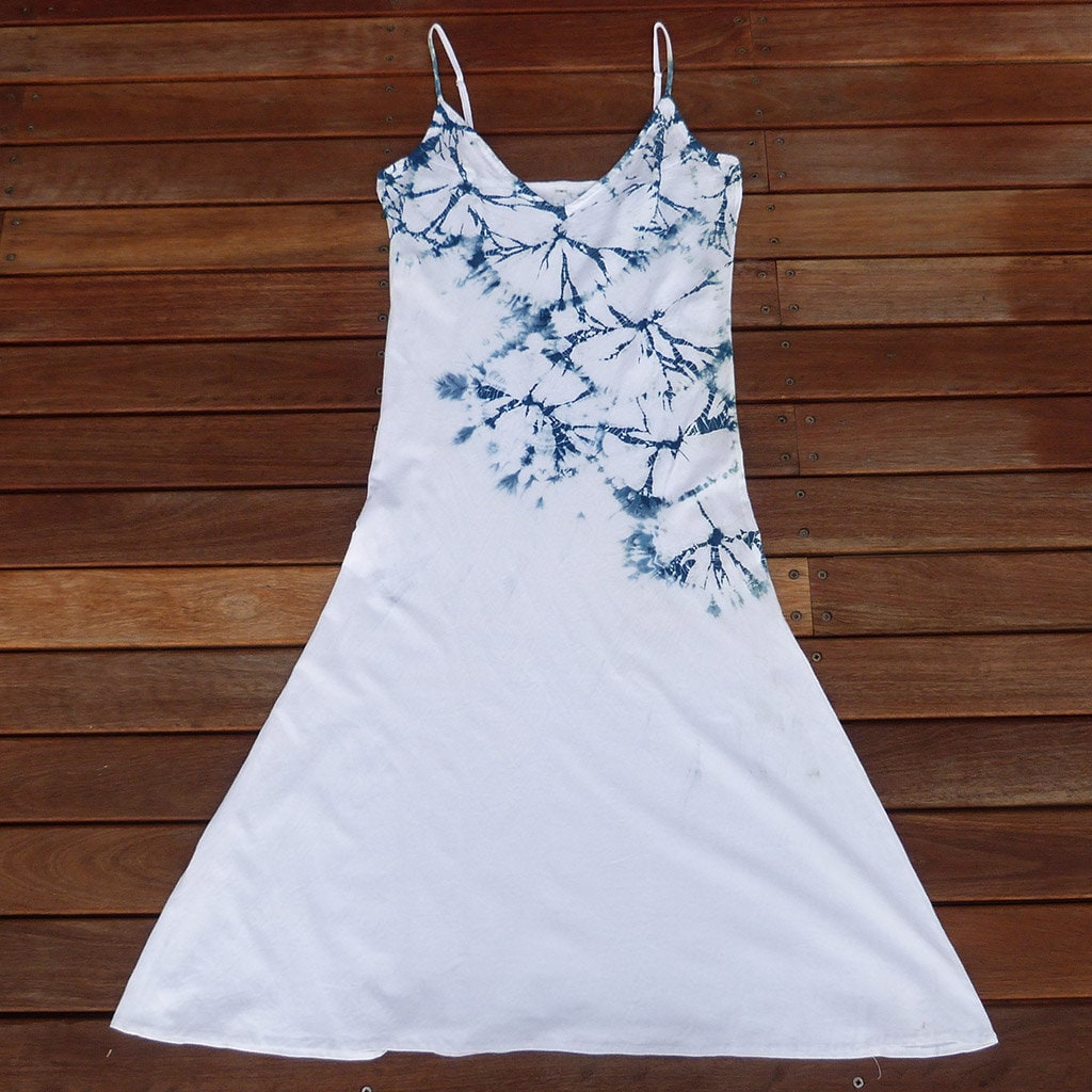 Natürliche Indigo Hand Gefärbt Shibori Tie Dye Lange Kleid Größe M Bio-Baumwolle von NaturalDyesStudio