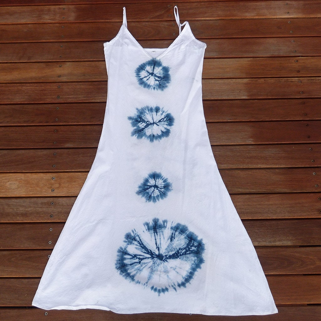 Natürliche Indigo Hand Gefärbt Shibori Tie Dye Lange Kleid Größe S Bio-Baumwolle von NaturalDyesStudio