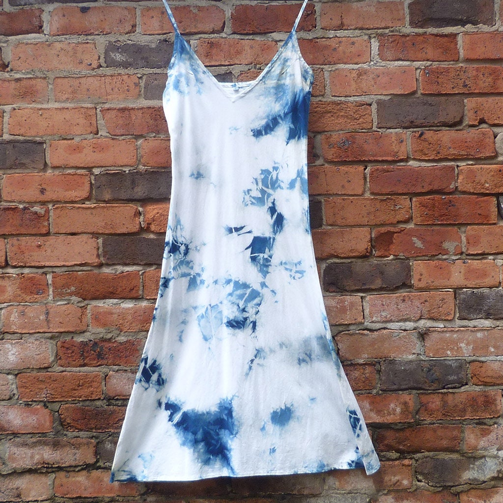 Natürliche Indigo Hand Gefärbt Shibori Tie Dye Lange Kleid Größe S Bio-Baumwolle von NaturalDyesStudio