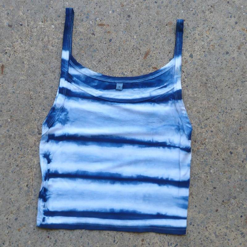 Natürliche Indigo Hand Gefärbt Shibori Tie Dye Tank Top Größe M Bio-Baumwolle von NaturalDyesStudio