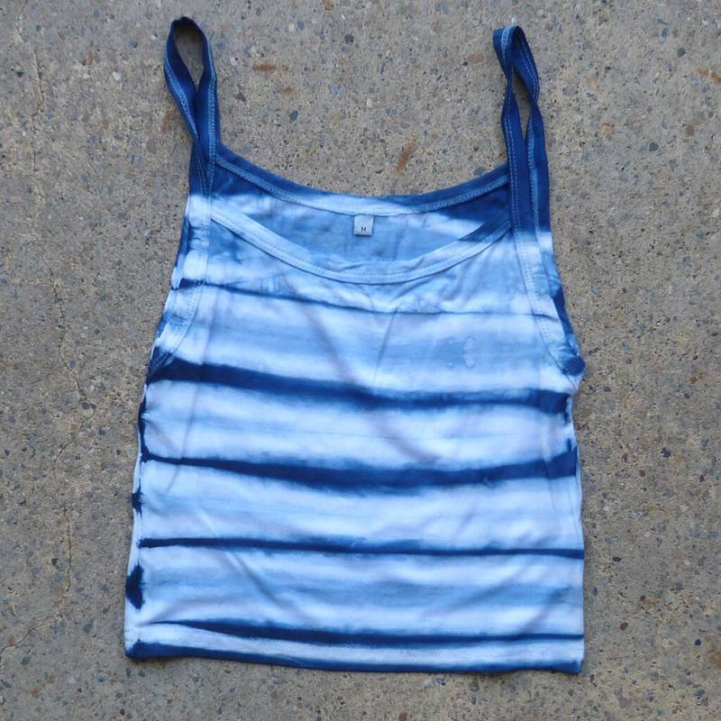 Natürliche Indigo Hand Gefärbt Shibori Tie Dye Tank Top Größe M Bio-Baumwolle von NaturalDyesStudio