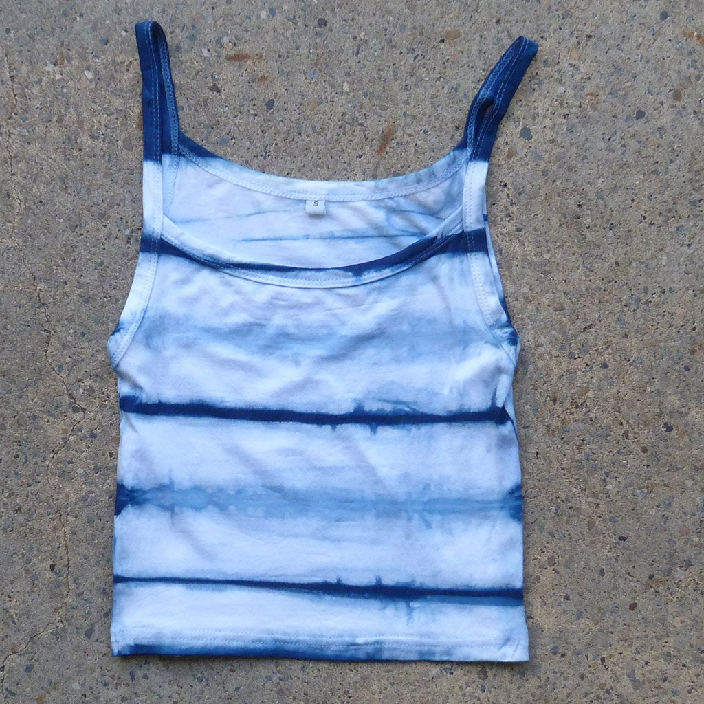Natürliche Indigo Hand Gefärbt Shibori Tie Dye Tank Top Größe S Bio-Baumwolle von NaturalDyesStudio