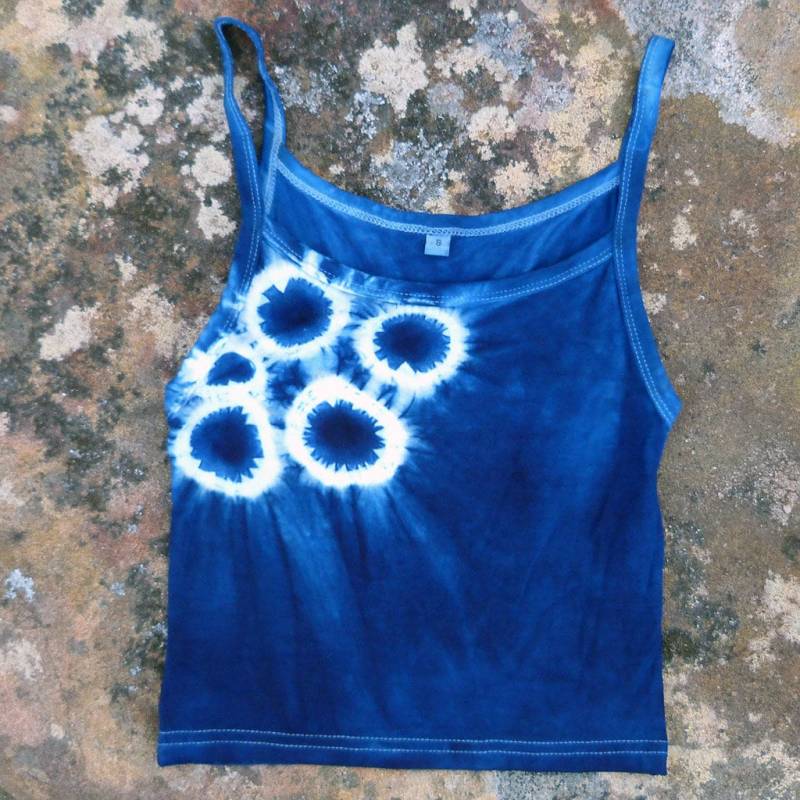 Natürliche Indigo Hand Gefärbt Shibori Tie Dye Tank Top Größe S Bio-Baumwolle von NaturalDyesStudio