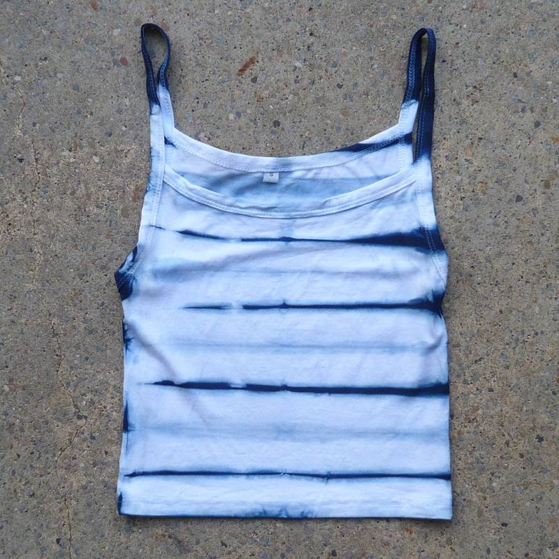 Natürliche Indigo Hand Gefärbt Shibori Tie Dye Tank Top Größe S Bio-Baumwolle von NaturalDyesStudio