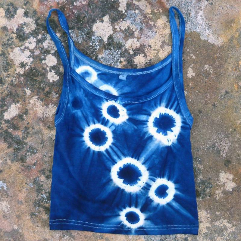 Natürliche Indigo Hand Gefärbt Shibori Tie Dye Tank Top Größe S Bio-Baumwolle von NaturalDyesStudio