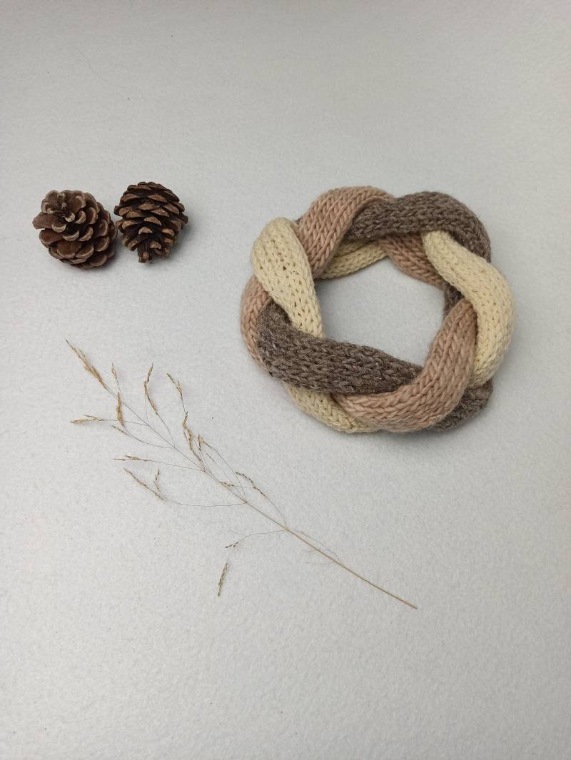 Geflochtenes Stirnband Aus 100% Merinowolle, Handwerklich Gefärbt Mit Natürlichen Farbstoffen Geflochtenes Stirnband Aus 100% Merinowolle, Handwerklich Gefärbt Mit Natürlichen Farbstoffen von NaturalFeltSpain