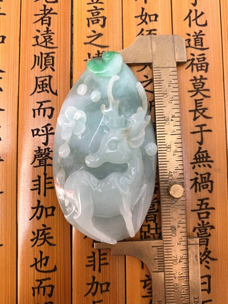 Aaa Echte Natürliche Licht Grün Jade Sika Hirsch Charme Hand Geschnitzt Einzigartige Amulett Ausgepicious Tier Anhänger Aaa Echte Natürliche Licht Grün Jade Sika Hirsch Charme Hand Geschnitzt Einzigartige Amulett Ausgepicious Tier Anhänger von NaturalGoodsCrafts