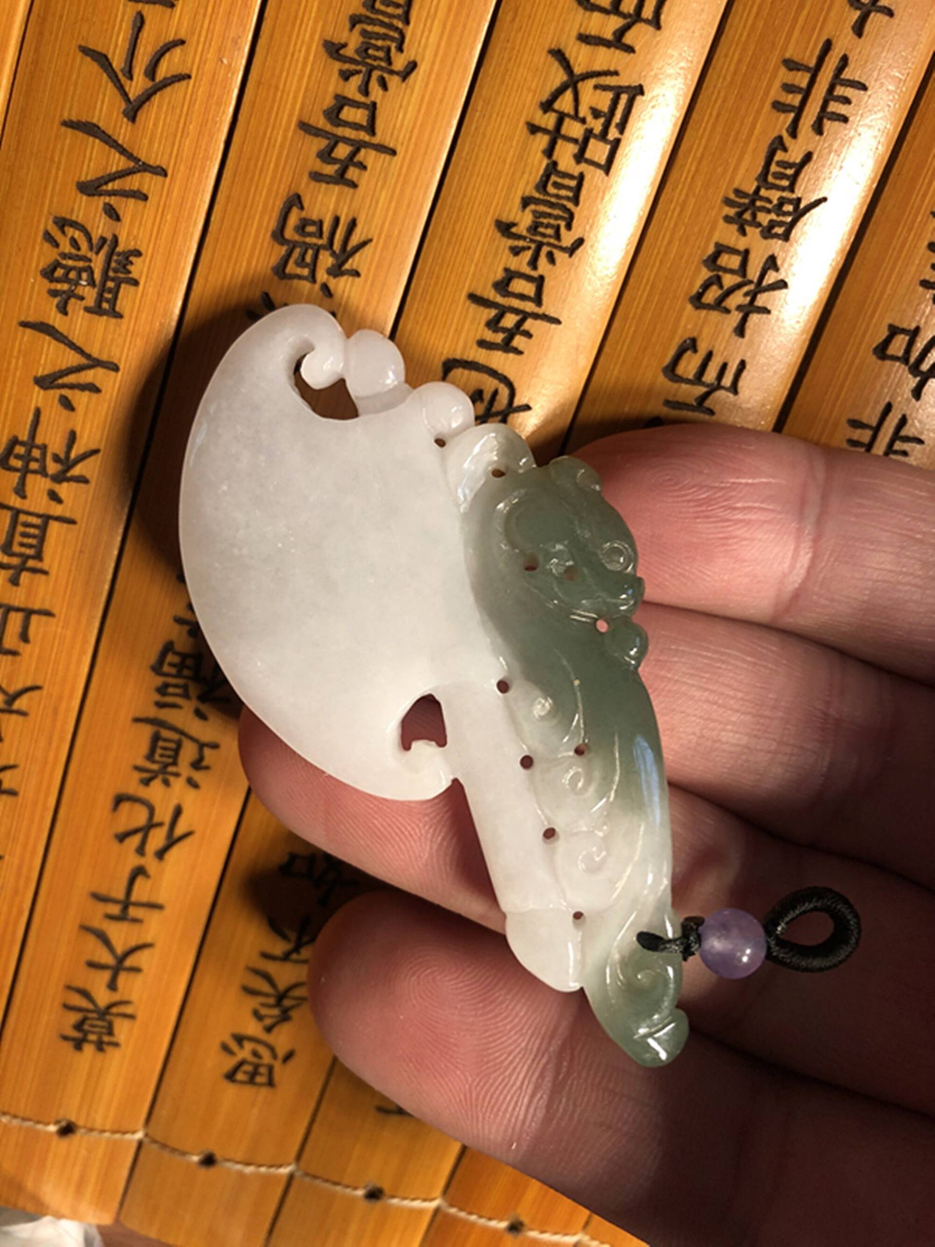 Aaa Exquisite Echte Natürlichen Grünen Jade Stein Von Hand Geschnitzt China Kulturelle Axt-Charm-Anhänger Aaa Exquisite Echte Natürlichen Grünen Jade Stein Von Hand Geschnitzt China Kulturelle Axt-Charm-Anhänger von NaturalGoodsCrafts