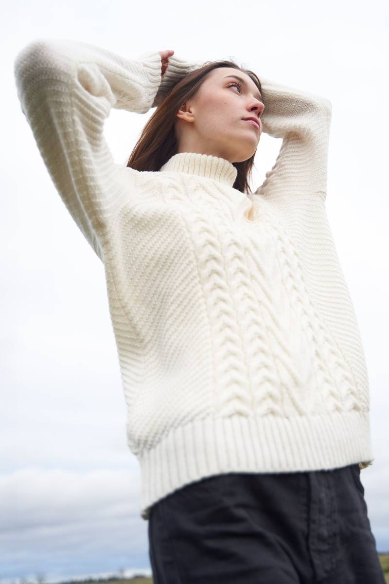 Damen Alpaka Wolle Rollkragenpullover, Gestrickter Geflochtener Stehkragen Pullover von NaturalStyleEstonia