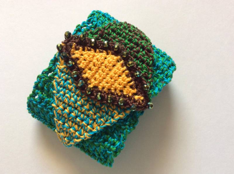 Original Gehäkeltes Türkis Stulpe Mit Perlen Gold Gelbe Raute Geformte Center von NaturasArtClothes