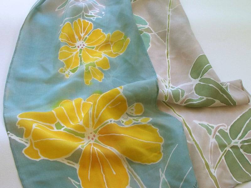 Serti Gemalt Seidenschal Mit Zwei Endivie Senna von NaturasArtClothes