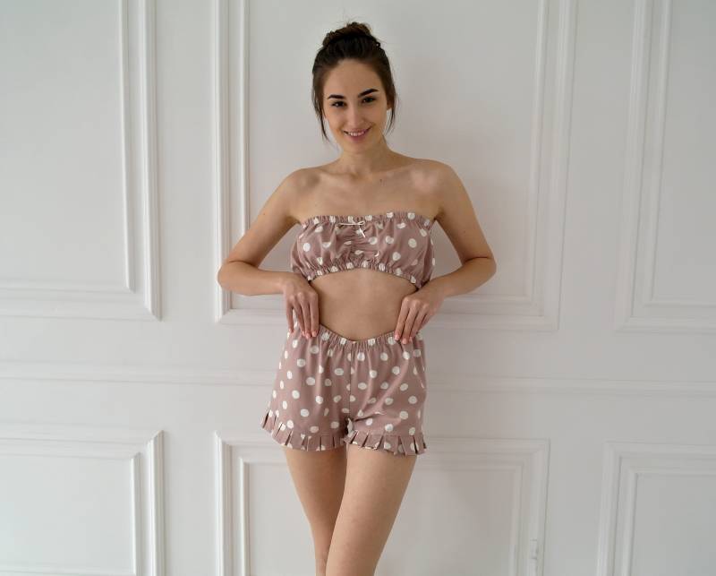 Damen Linen Sommer-Set, Leinen-Top Und Shorts, Bio-Flachs-Shorts Top Mit Rüschen, Damen-Leinen-Pyjamas, Naturleinen-Shorts-Pyjama von NatureBreezeShop