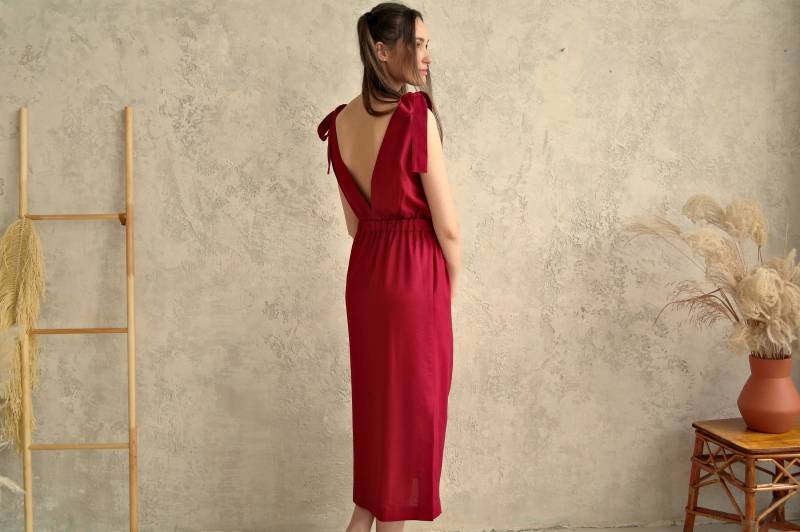 Öffnen Sie Zurück Leinen Sundress, Rückenfreies Sommerkleid, Trägerkleid, Sommer Slip Kleid, Leinenkleider Für Frauen, Perfektes Rotes Leinenkleid von NatureBreezeShop