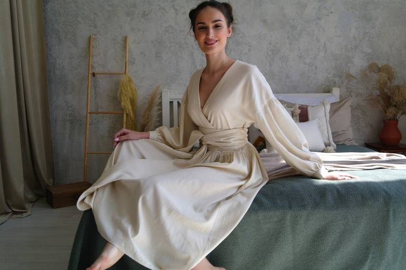 Wunderschönes Leinenkleid, Weiches, Natürliches Leinenkleid Für Frauen, Loses Leinenkleid, Kleid Mit V-Ausschnitt, Bio-Leinenkleid, Maxi-Leinenkleid von NatureBreezeShop