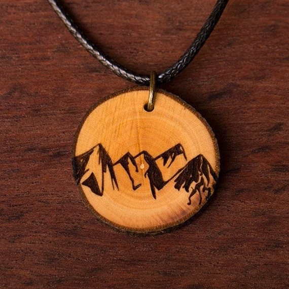 Berge, Holz-Halskette, Bis 3cm, Unikat - Holzschmuck von NatureCraftTyrol