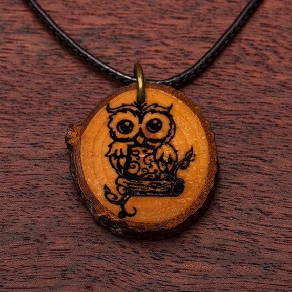 Eule, Holz-Halskette, Bis 3cm, Unikat - Holzschmuck von NatureCraftTyrol