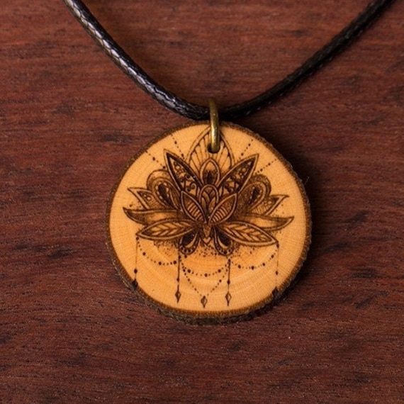 Lotus Flower 2, Holz-Halskette, Bis 3cm, Unikat - Holzschmuck von NatureCraftTyrol