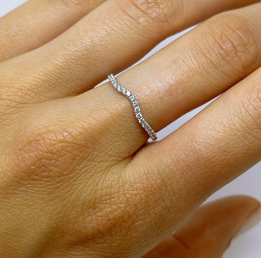 stapeln Diamant Ehering, Band, Gebogene Diamant-Band, Gebogen Einges Hochzeitsband, Diamant-Ring, Zierliche Verkauf von NatureShiny