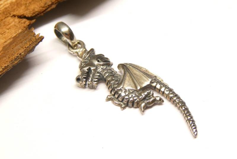 Anhänger Silber , Motivanhänger "Drache" Sterlingsilber Schutzsymbol von NaturprodukteBG