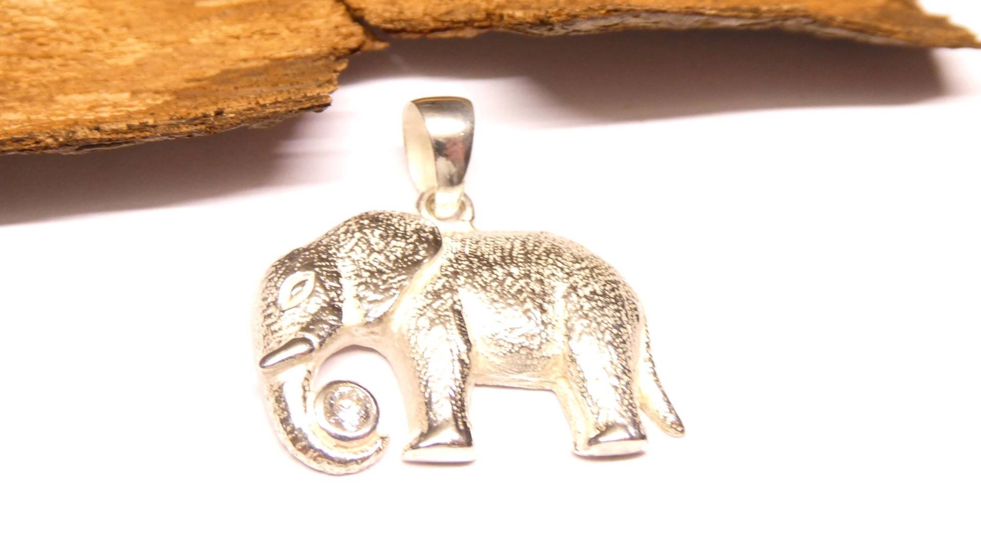 Anhänger Silber , Motivanhänger " Elefant Aus Sterlingsilber Gearbeitet Zirkonia Stein Glücksbringer von NaturprodukteBG