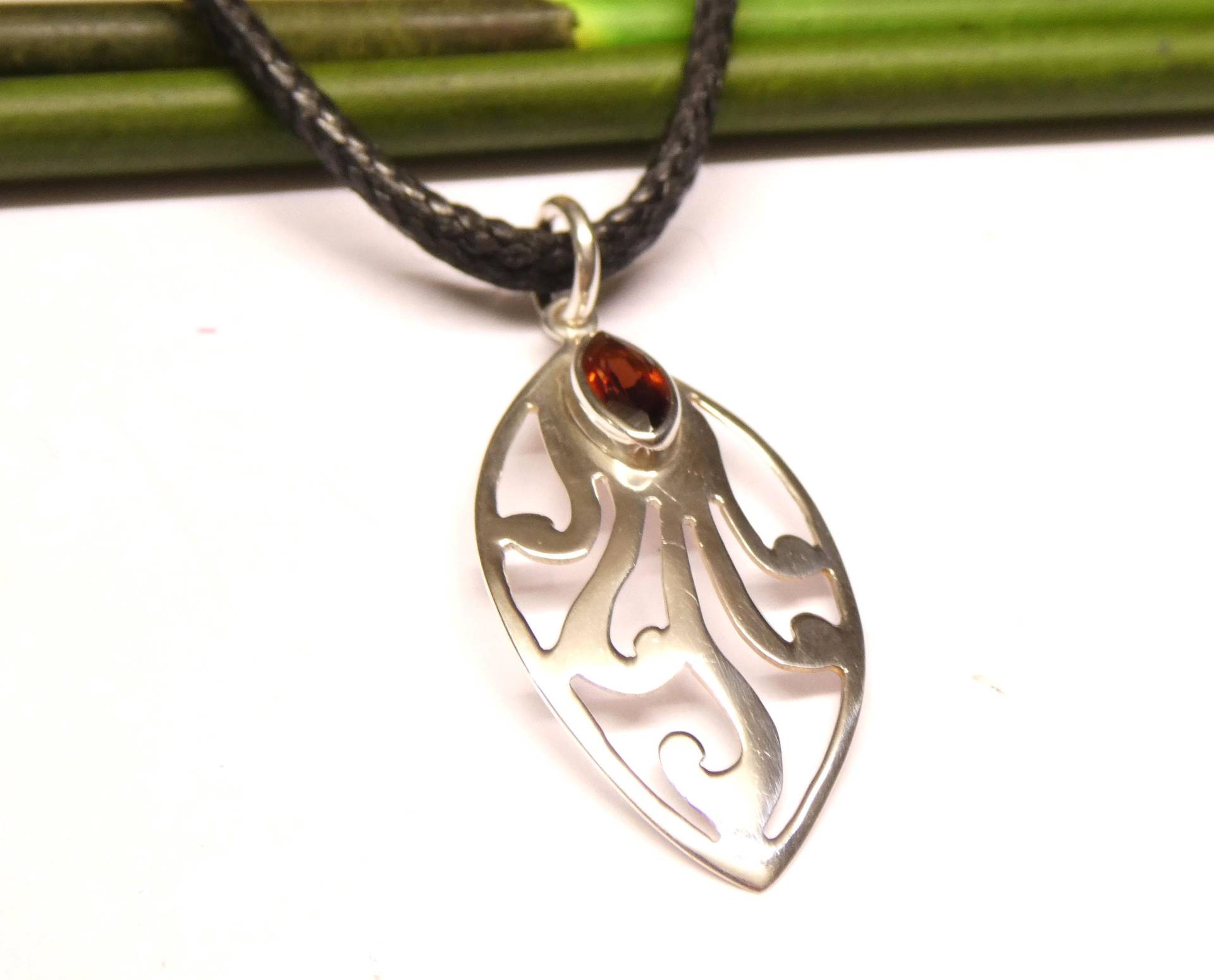 Anhänger Silber Granat Stein, Sterlingsilber, Handarbeit Bali von NaturprodukteBG