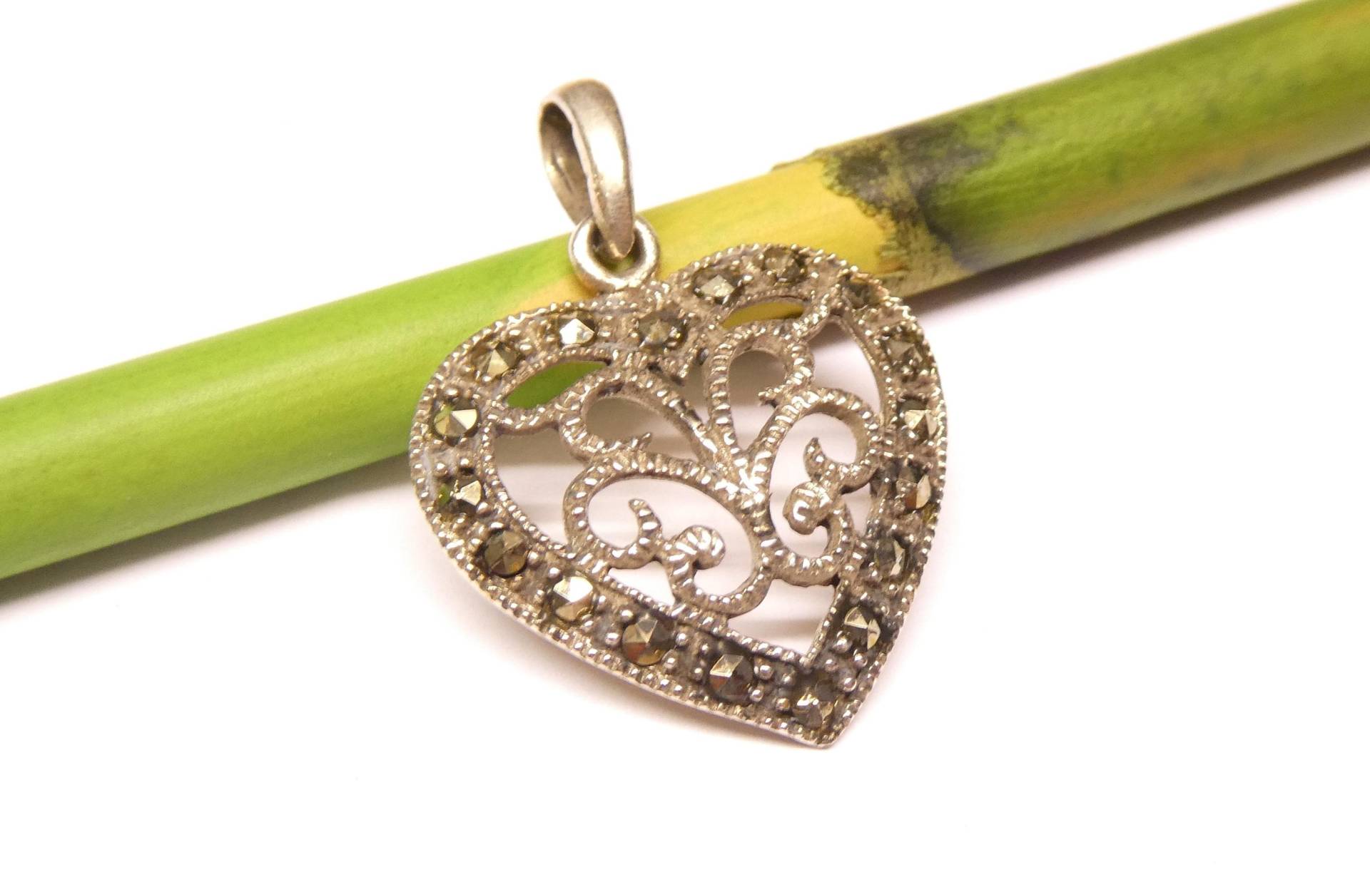 Anhänger Silber Motiv Herz, Markasit Steine, Sterlingsilber von NaturprodukteBG
