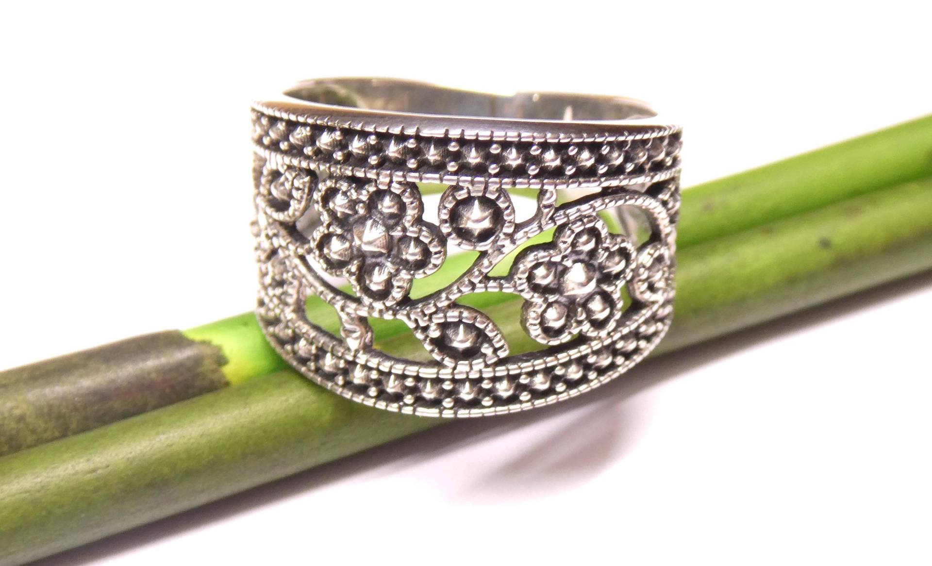 Bandring Silber Ornamente Blume, Gr. 58, Aus Sterlingsilber Massiv Gearbeitet , Ringe Damen Bandring Silber Ornamente Blume, Gr. 58, Aus Sterlingsilber Massiv Gearbeitet , Ringe Damen von NaturprodukteBG