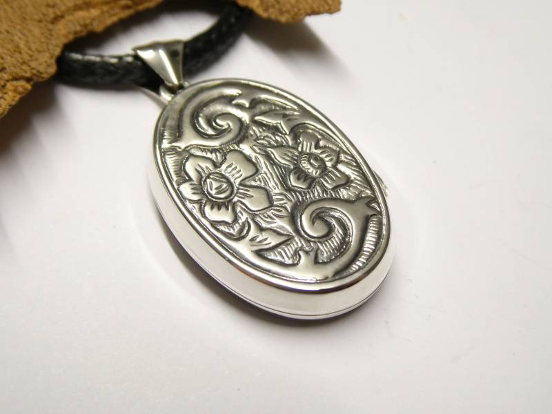 Großes Medaillon Silber , Motiv Blume Sterlingsilber Schmuck Für Frauen Freundschaft Großes Medaillon Silber , Motiv Blume Sterlingsilber Schmuck Für Frauen Freundschaft von NaturprodukteBG