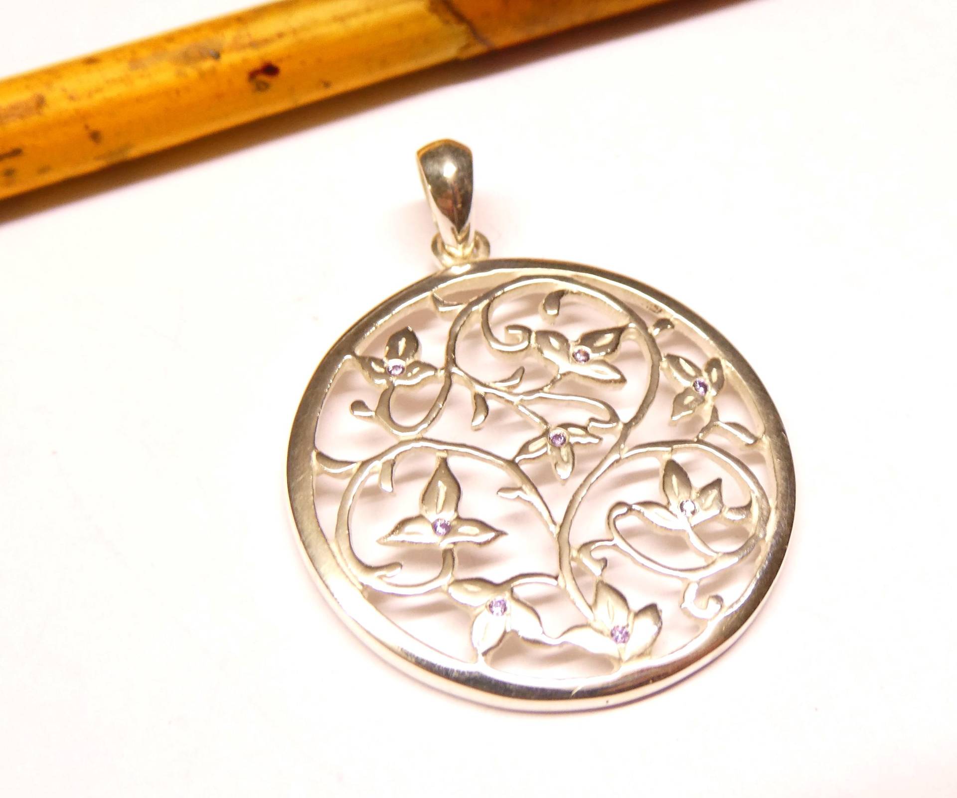 Kettenanhänger Silber, Motiv "Blumenranken" Amethyst Steine, Sterlingsilber von NaturprodukteBG