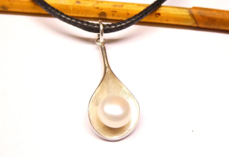 Perlenanhänger Echte Süßwasserzuchtperle , Sterlingsilber Motiv Blüte von NaturprodukteBG