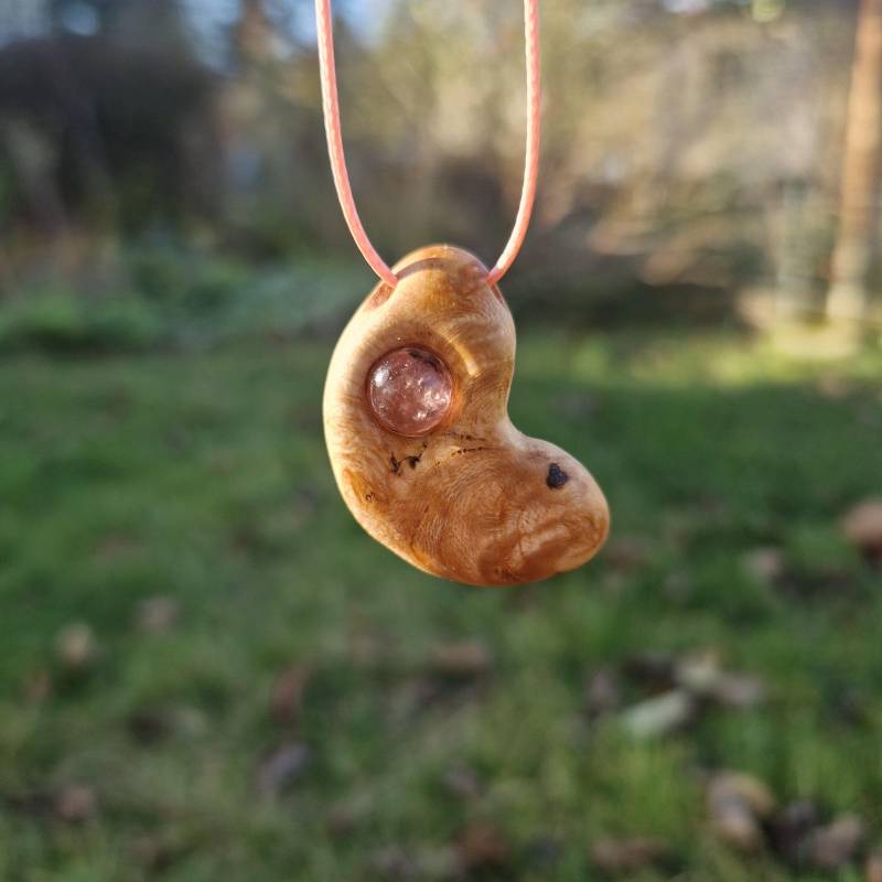 Halskette Handgefertigt Aus Einer Baumperle Halskette Handgefertigt Aus Einer Baumperle von Naturschmueckerei