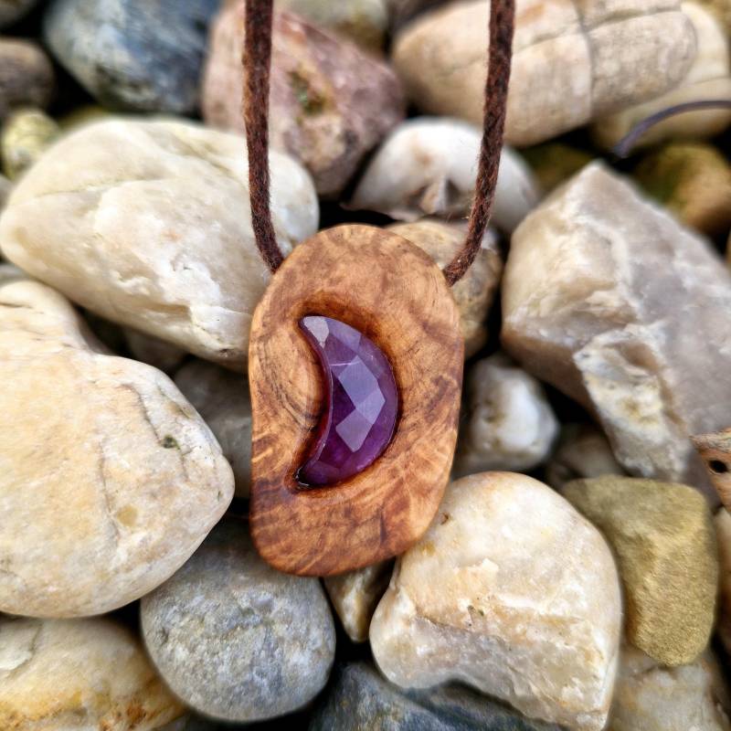 Halskette Handgefertigt Aus Einer Baumperle von Naturschmueckerei