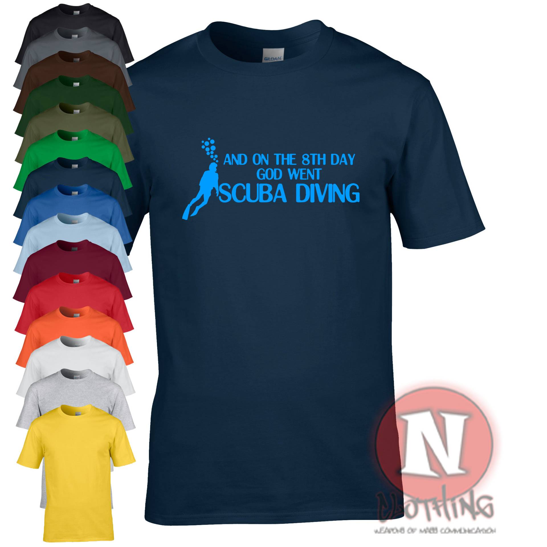 Und Am 8. Tag Ging Gott Tauchen T-Shirt. Für Alle Tauchfans. Toll, Nachdem Sie Aus Ihrer Nassen Suite Herausgekommen Sind. Lustige Sportarten von Naughteesclothing